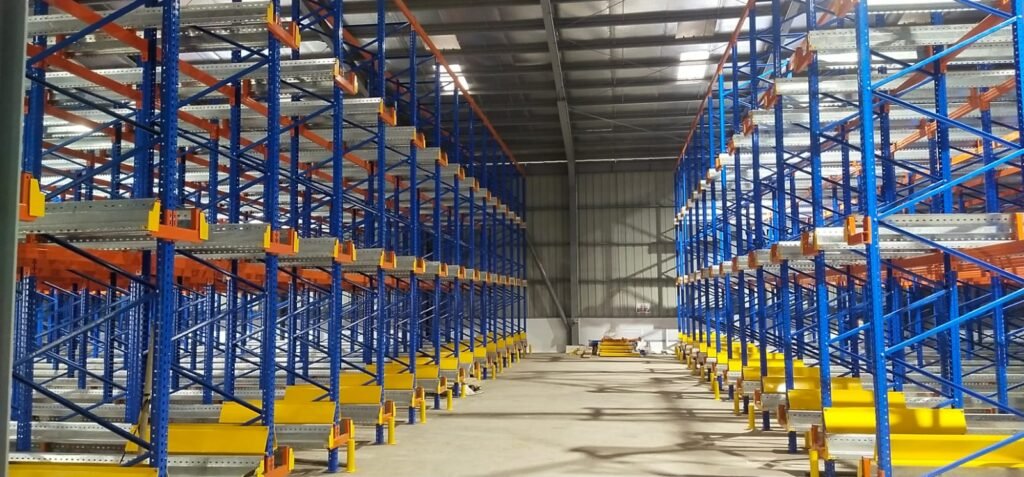 Rak Gudang untuk Produk Kimia: Faktor Keamanan yang Harus Diperhatikan