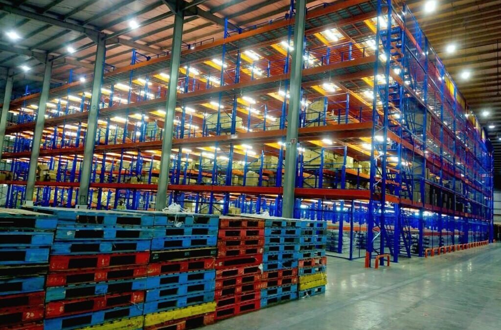 Gudang Tekstil & Fashion? Ini Jenis Rak yang Paling Cocok!