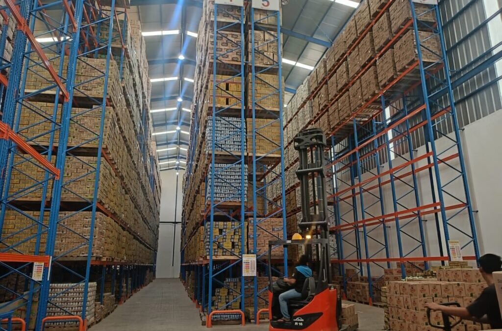 Rekomendasi Rak Ideal untuk Gudang dengan Produk Beragam